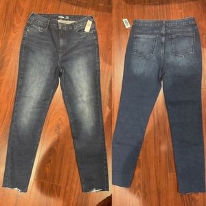 Brand New Old Navy high rise super skinny built in sculpt jeans